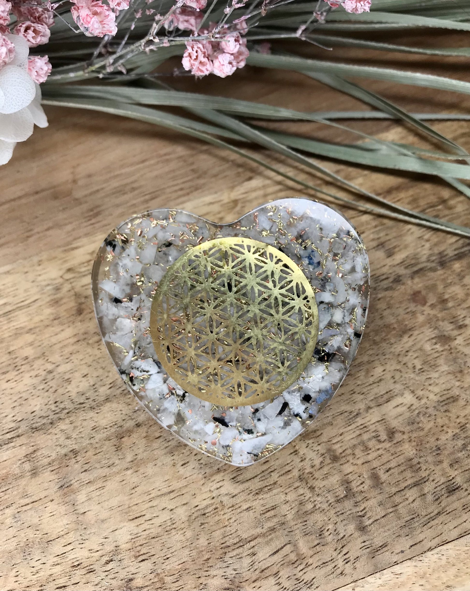 Orgonite Heart-Moonstone 5cm image 0