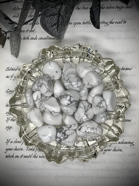 Howlite tumble stone image 0