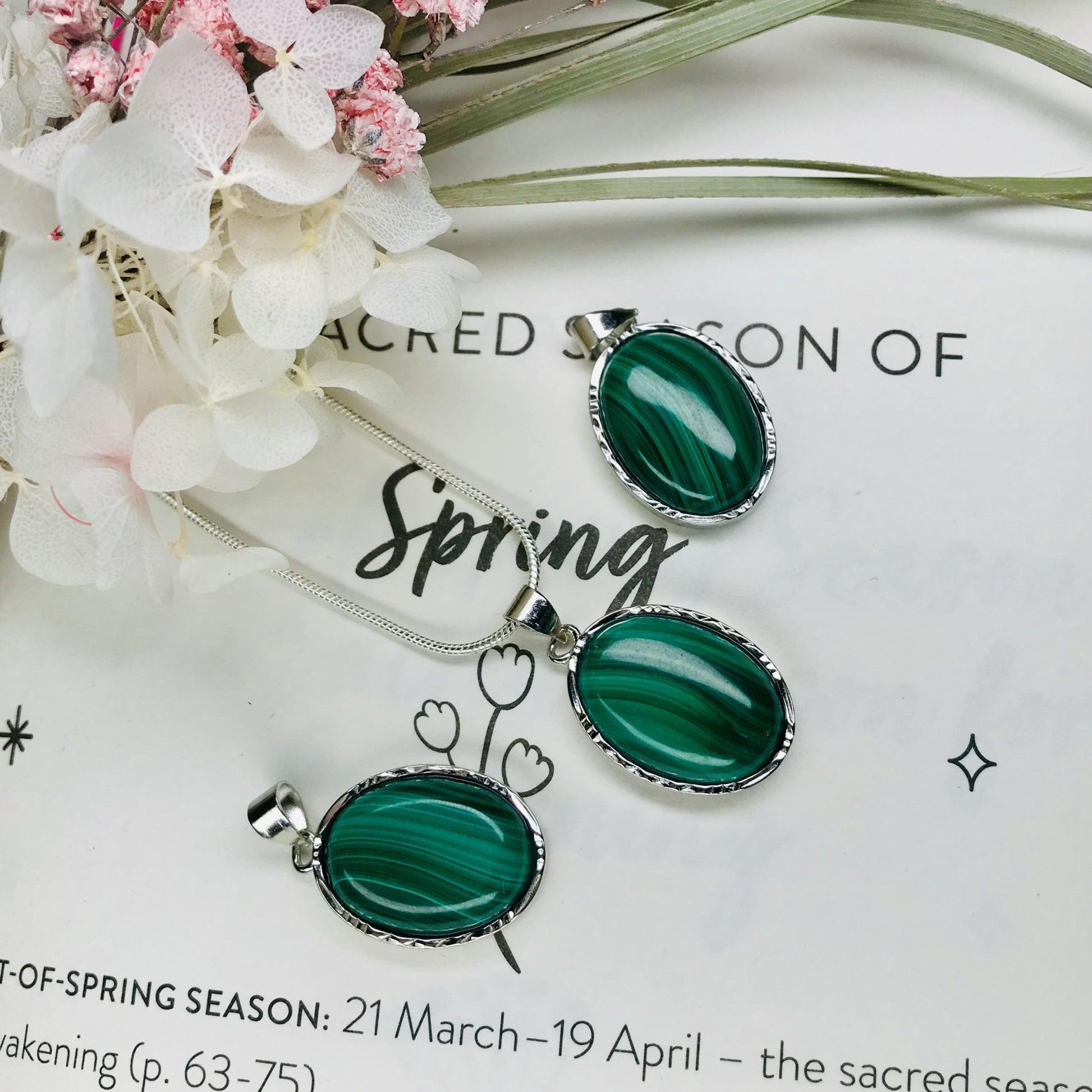 Malachite oval pendant Copy image 3