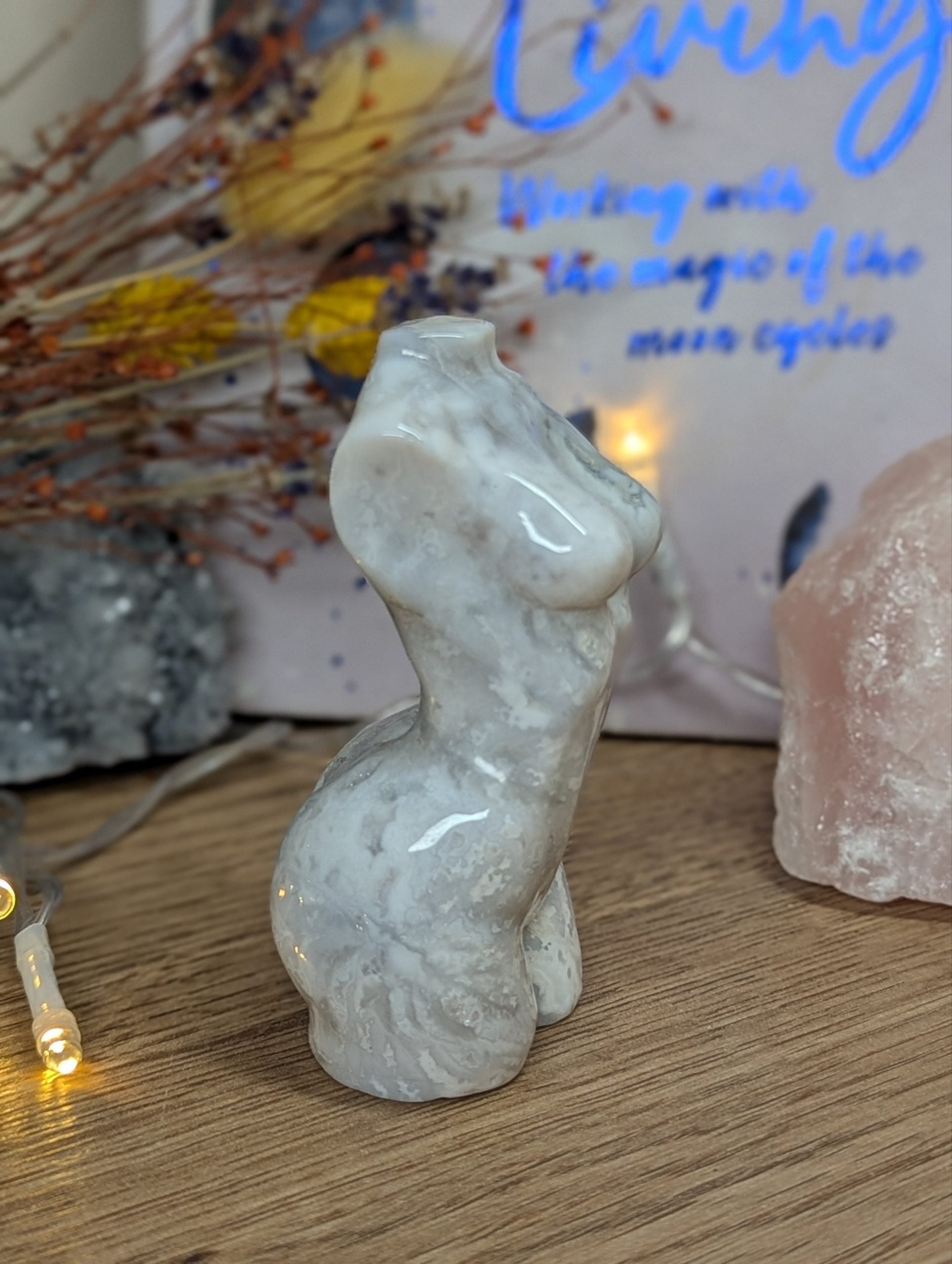 Flower Agate Goddess Bust image 1